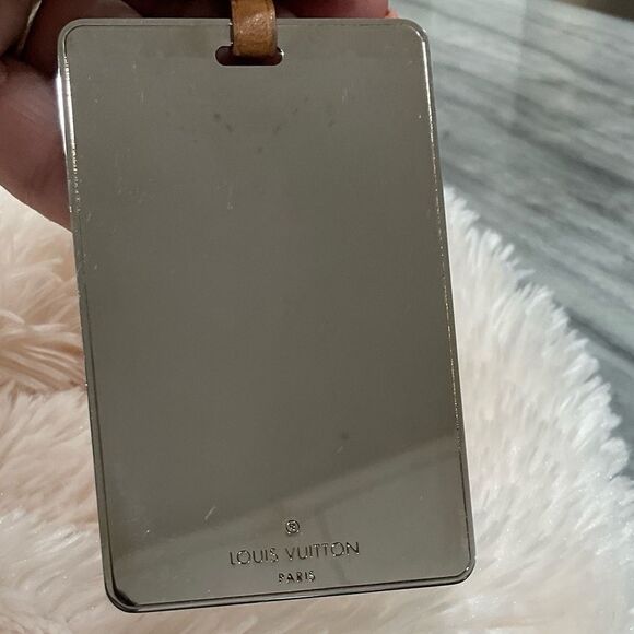 Louis Vuitton Compact Mirror with NO pouch. - Picture 3 of 5